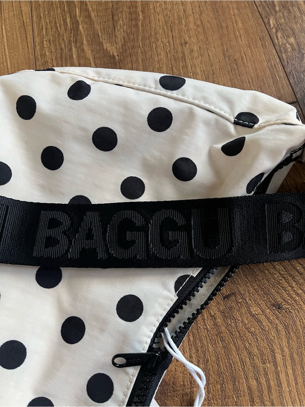 BAGGU Polka Dot Crossbody Bag in Black and Cream - Picture 4 of 9